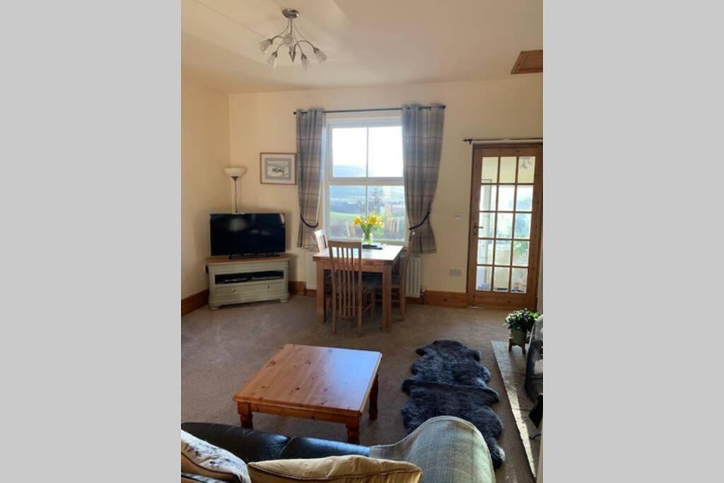 Hilltop Cottage Thropton ภายนอก รูปภาพ